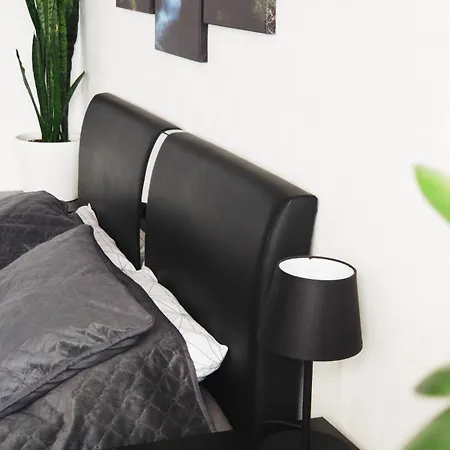 Апартаменты Central Studio Apartment
